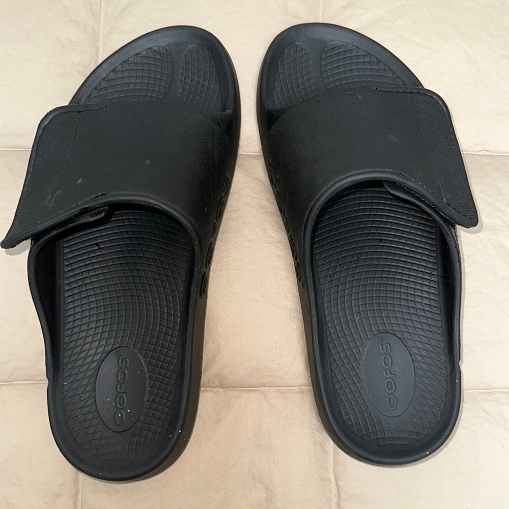 OOFOS slide M10-W12 EU43